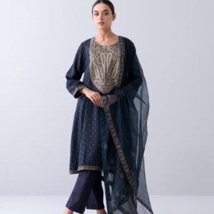 Smart Fit Embroidered Three-Piece Lawn with Chiffon Dupatta